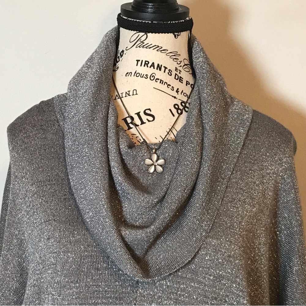 SPARKLING LADIES SILVER TOP W/COWL NECK & DOLMAN SLEEVES SZ M NEW
